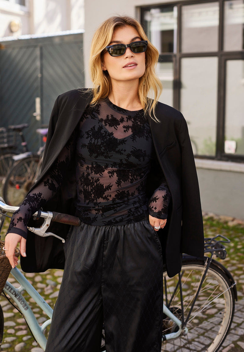 Hype The Detail Lace Blouse - Black