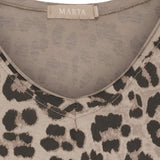 Marta Harper Tee - Beige Leo