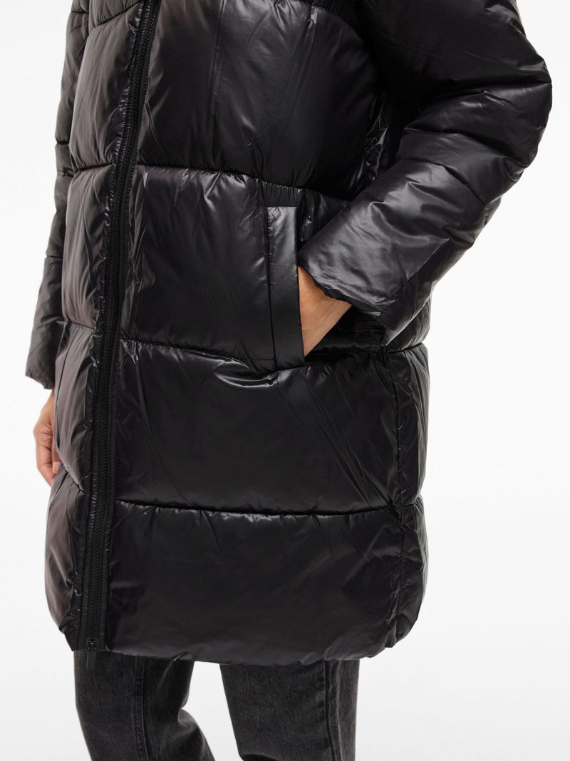 Vila Lidda L/S Hood Shinny puffer jacket - Black