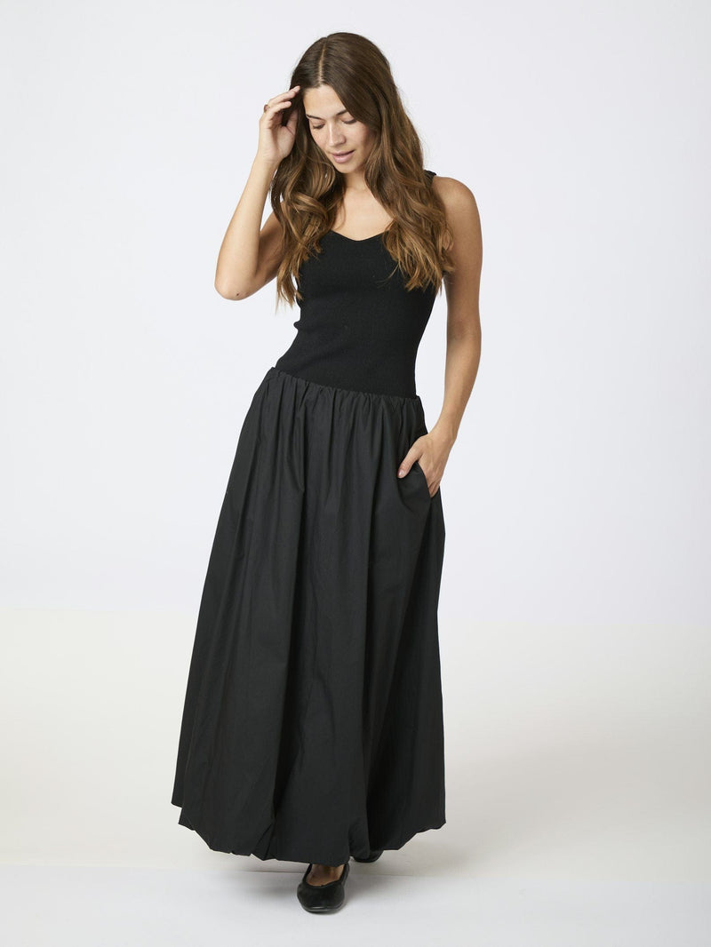 Neo Noir Ober Long Ballon Skirt - Black