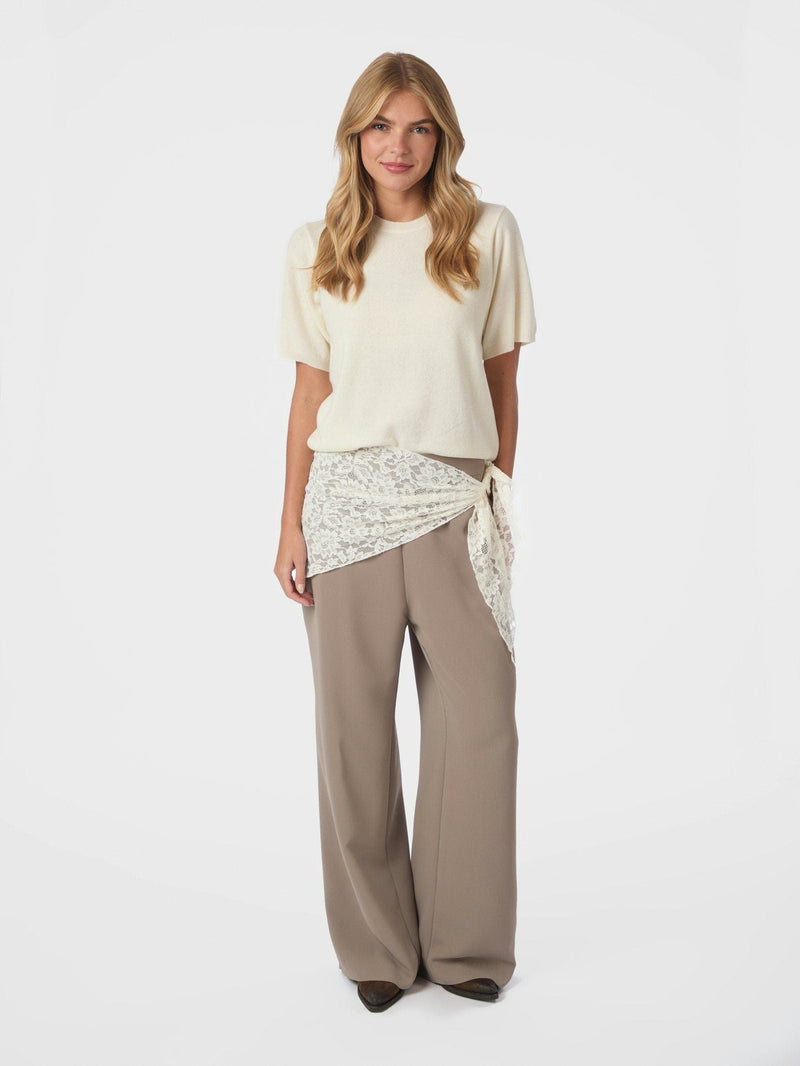 Neo Noir Serina Lace Scarf - Cream