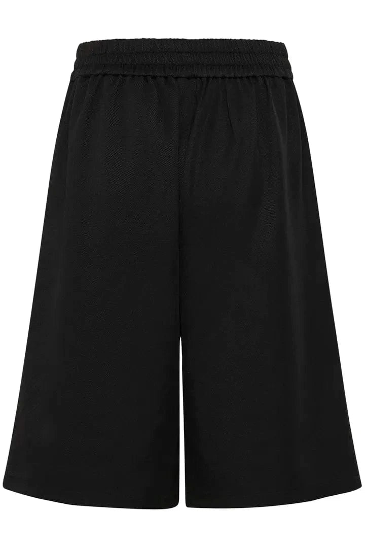 Culture Benedichte Shorts - Black