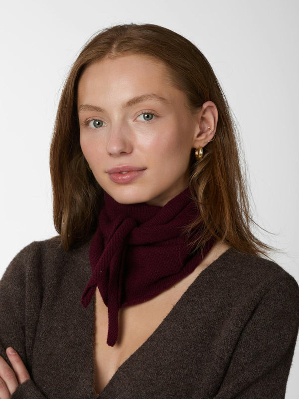Neo Noir Misty Knit Scarf - Wine