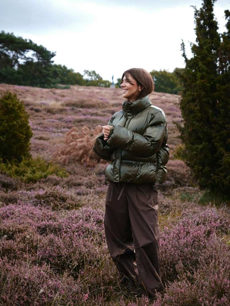 Neo Noir Rhea Shiny Puffer Jacket - Olive