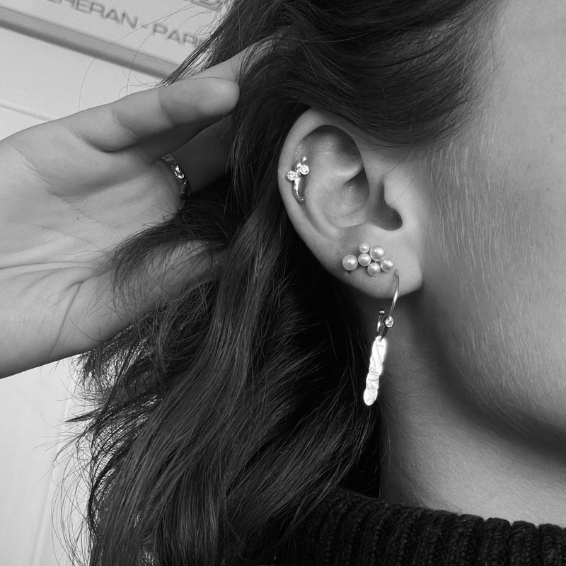 Stine A Flow earing white two stones - Silvver