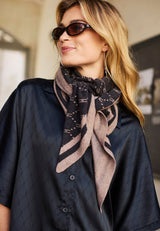 Hype the Detail triangle scarf -Brown