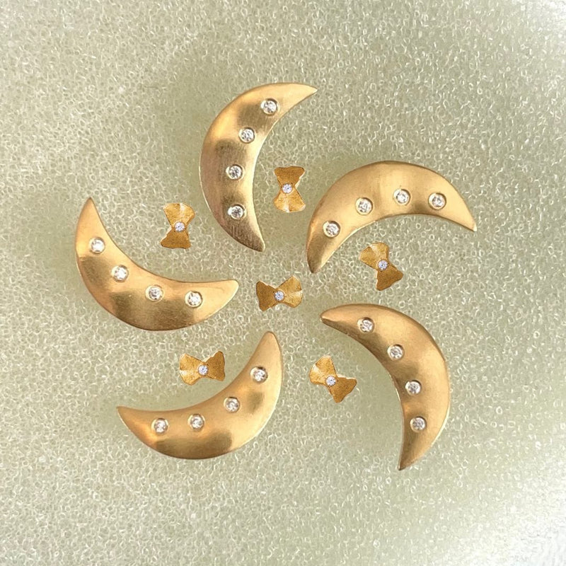 Stine a Bella moon Earring With Four Stones