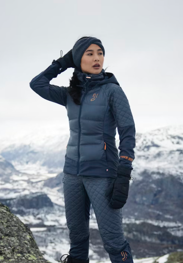 PRE ORDER Johaug advance Primaloft down jacket