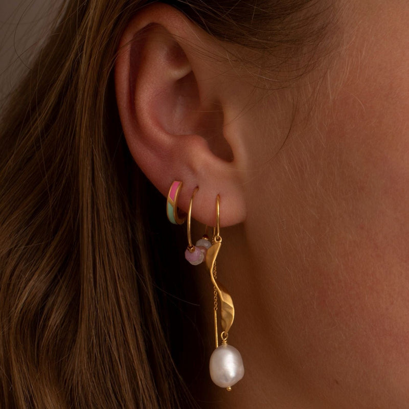 Stine A - Long Twisted Earring with Baroque Pearl - Gold
